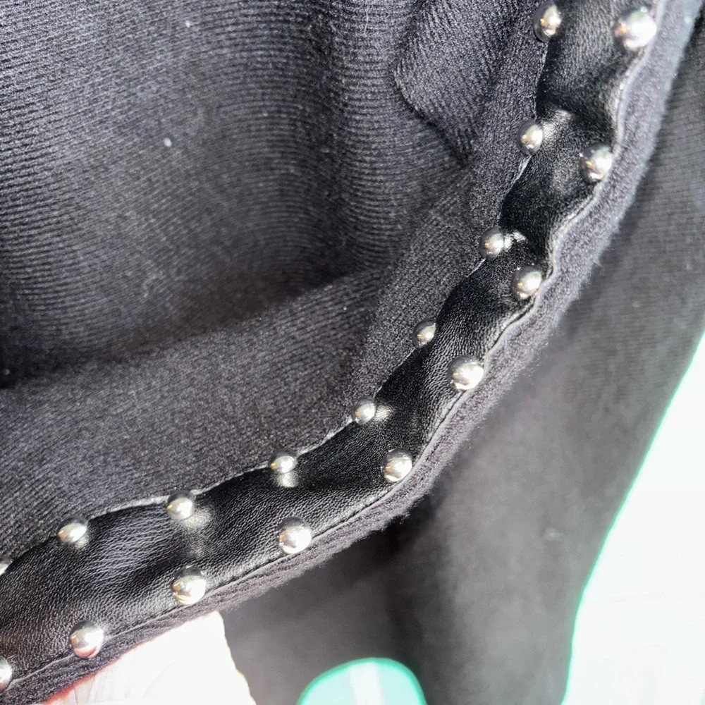Sioni XL lightweight Black knit top faux-leather panels / metallic studs - Picture 5 of 8